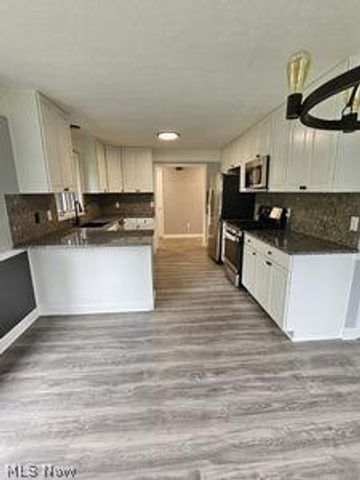 4292 Boston Road, Brunswick Hills, OH 44212
