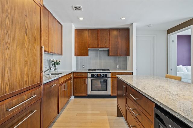 580 Washington St PH5, Boston, MA 02111