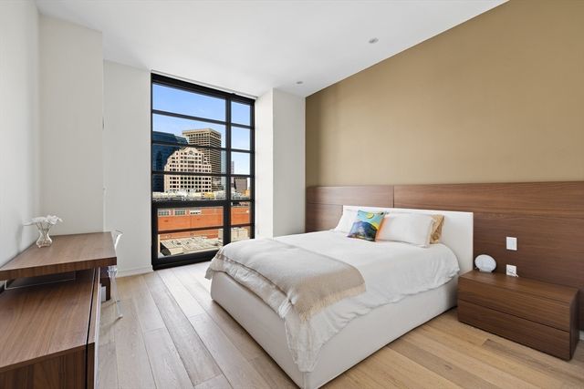 580 Washington St PH5, Boston, MA 02111