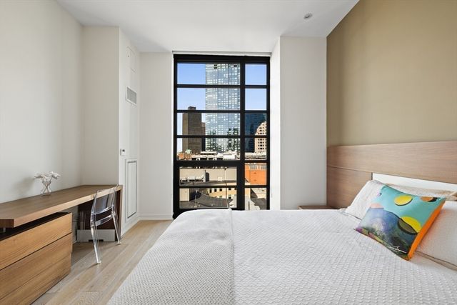 580 Washington St PH5, Boston, MA 02111