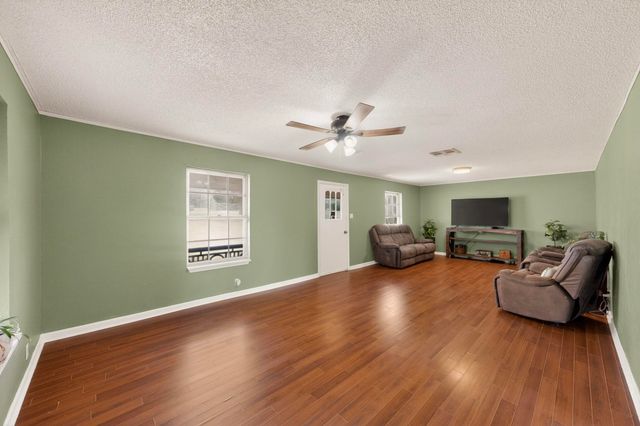 4405 Chisholm Trail, Crowley, TX 76036