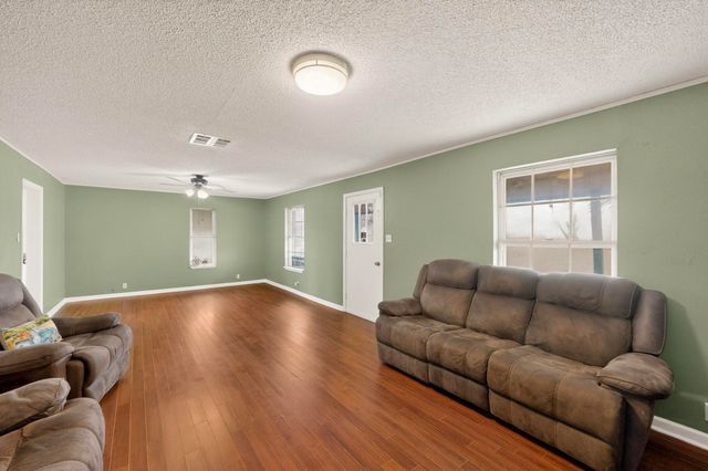 4405 Chisholm Trail, Crowley, TX 76036