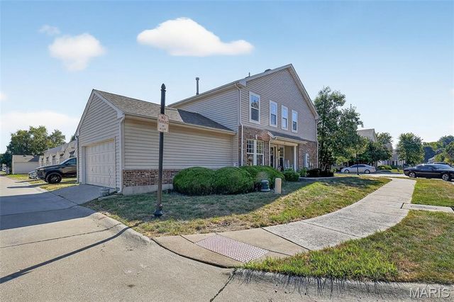 3101 Flatboat Station, St Charles, MO 63301