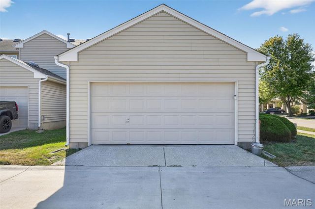 3101 Flatboat Station, St Charles, MO 63301