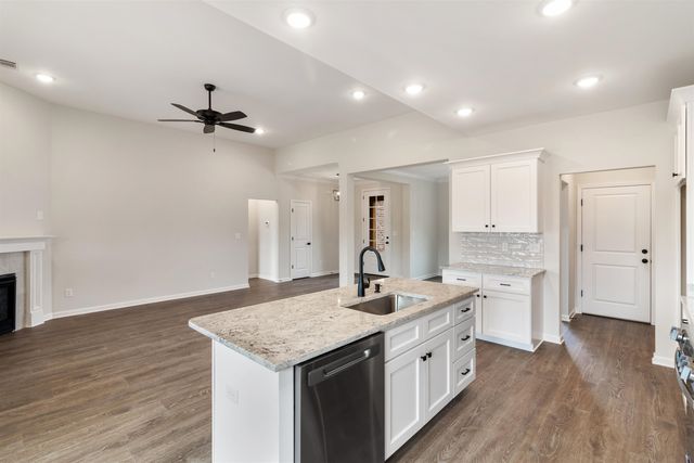 175 VALLEYVIEW LN, Oakland, TN 38060