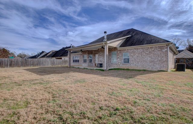 504 Creekside Drive, Bryant, AR 72022