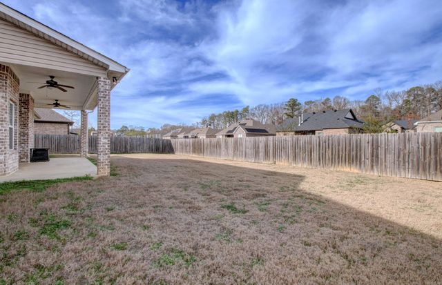 504 Creekside Drive, Bryant, AR 72022