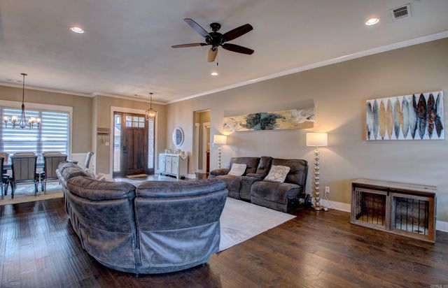 504 Creekside Drive, Bryant, AR 72022