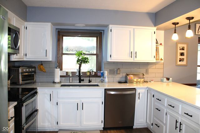1562 Williamsburg Court, Franklin, IN 46131