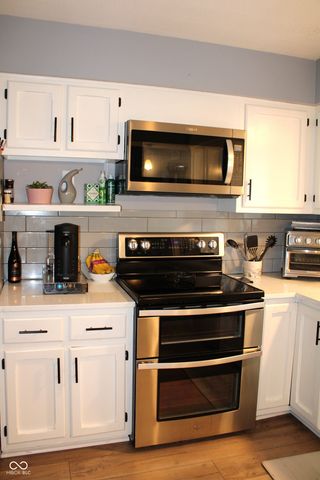1562 Williamsburg Court, Franklin, IN 46131