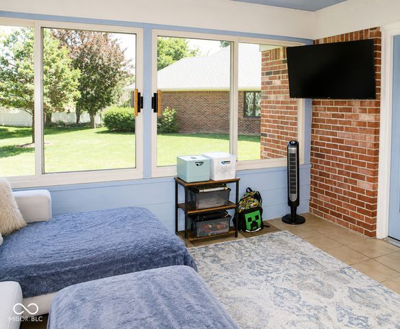 1562 Williamsburg Court, Franklin, IN 46131