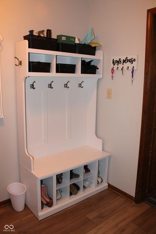 1562 Williamsburg Court, Franklin, IN 46131