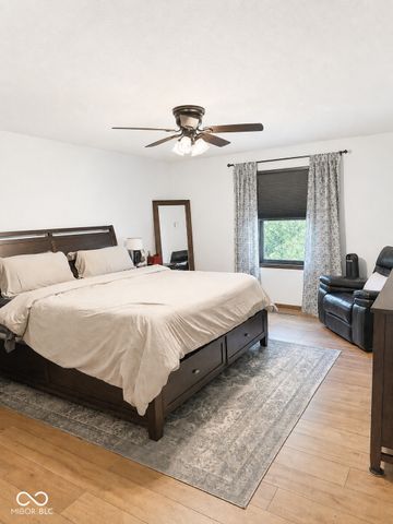 1562 Williamsburg Court, Franklin, IN 46131
