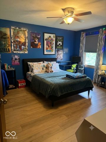 1562 Williamsburg Court, Franklin, IN 46131