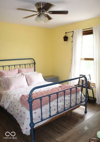 1562 Williamsburg Court, Franklin, IN 46131