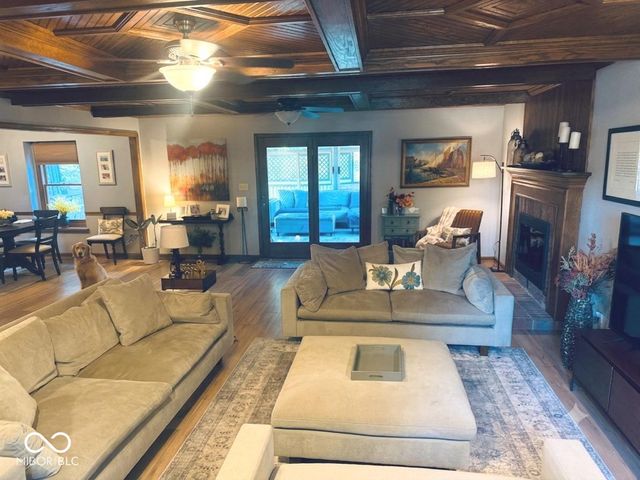 1562 Williamsburg Court, Franklin, IN 46131