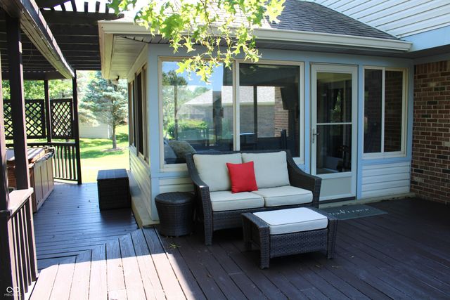 1562 Williamsburg Court, Franklin, IN 46131