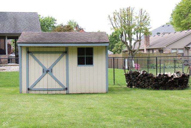 1562 Williamsburg Court, Franklin, IN 46131