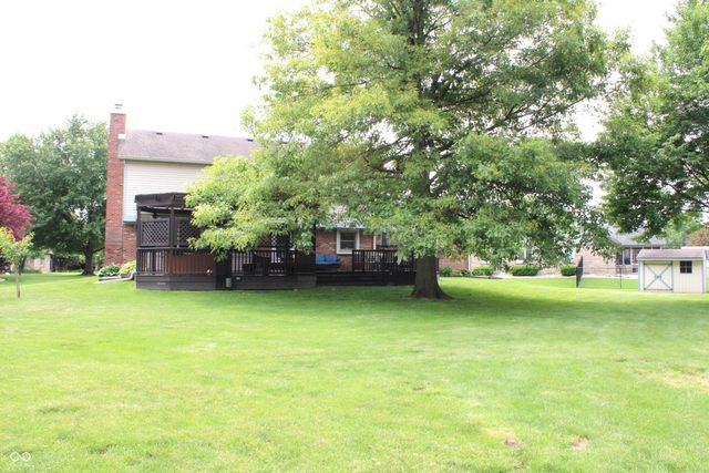 1562 Williamsburg Court, Franklin, IN 46131