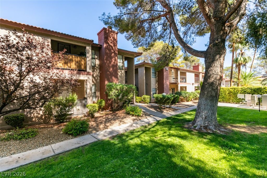5576 West Rochelle Avenue 25B, Las Vegas, NV 89103 — photo 3