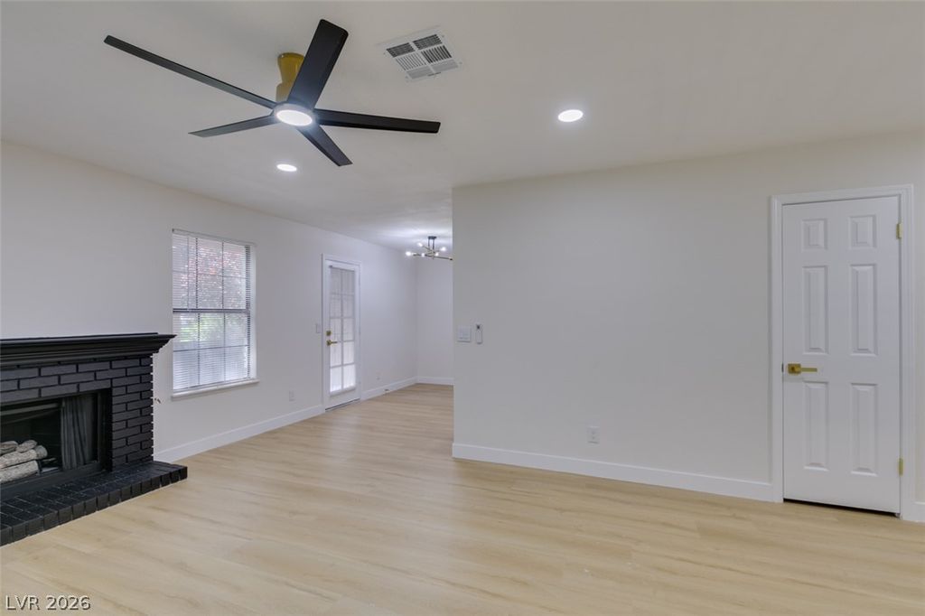 5576 West Rochelle Avenue 25B, Las Vegas, NV 89103 — photo 5
