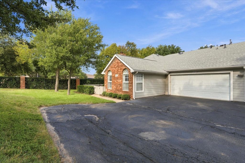1002 Bridges Drive, Arlington, TX 76012 — photo 2