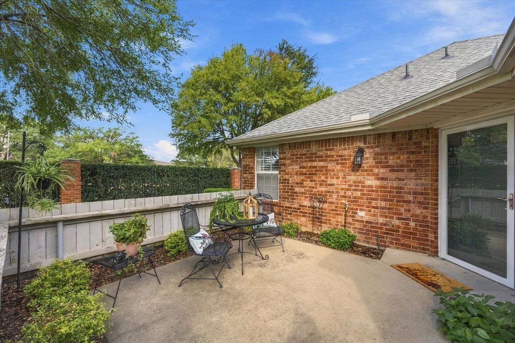 1002 Bridges Drive, Arlington, TX 76012 — photo 4