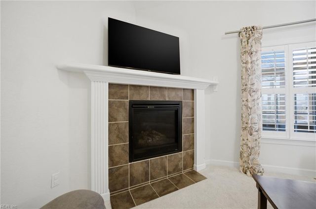 617 Chelsea LN, Chesapeake, VA 23322