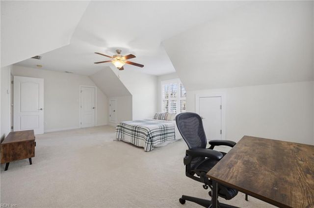 617 Chelsea LN, Chesapeake, VA 23322