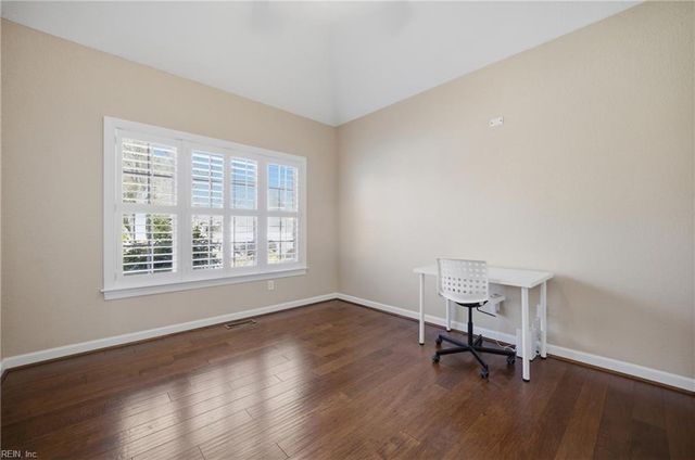 617 Chelsea LN, Chesapeake, VA 23322