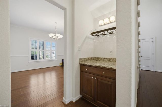 617 Chelsea LN, Chesapeake, VA 23322