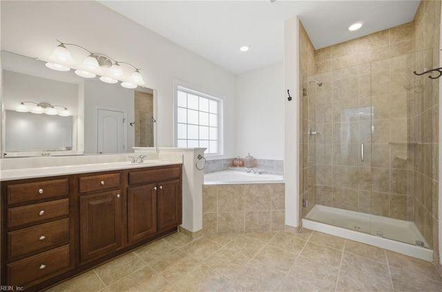 617 Chelsea LN, Chesapeake, VA 23322