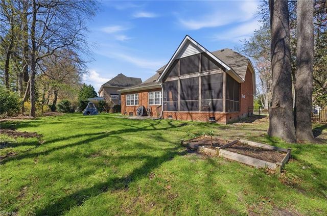 617 Chelsea LN, Chesapeake, VA 23322