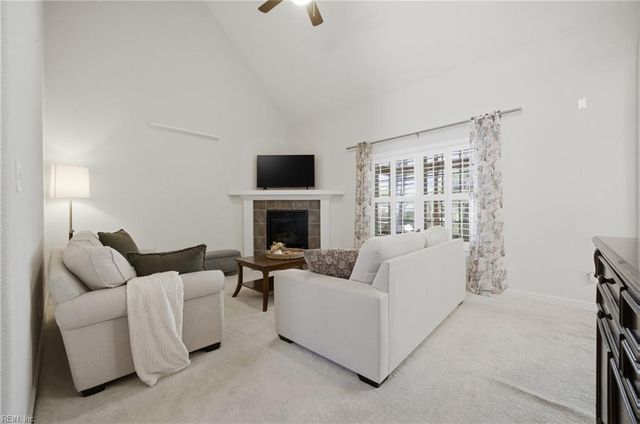 617 Chelsea LN, Chesapeake, VA 23322