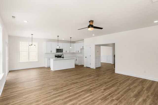 5016 Salient Dr, Spring Hill, TN 37174