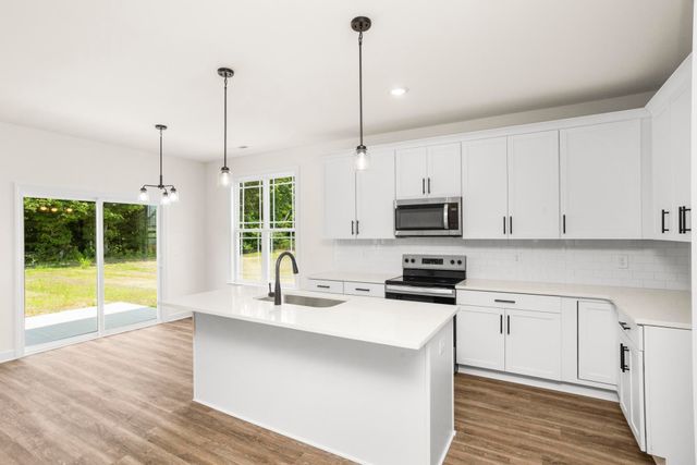 5016 Salient Dr, Spring Hill, TN 37174