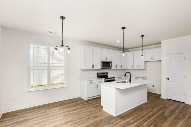 5016 Salient Dr, Spring Hill, TN 37174