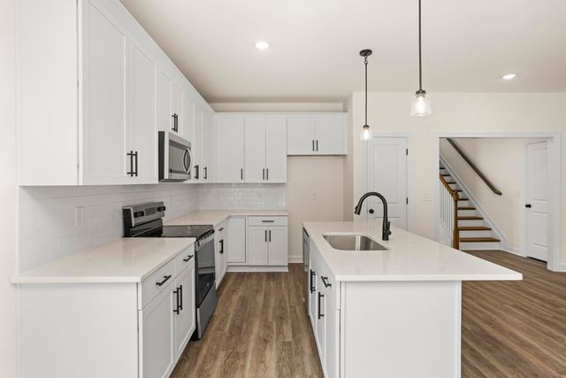 5016 Salient Dr, Spring Hill, TN 37174