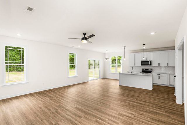 5016 Salient Dr, Spring Hill, TN 37174
