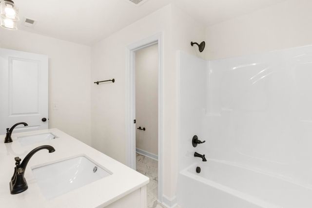 5016 Salient Dr, Spring Hill, TN 37174