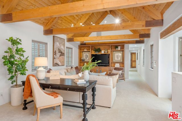 2917 N Poinsettia Avenue, Manhattan Beach, CA 90266