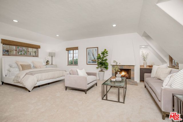 2917 N Poinsettia Avenue, Manhattan Beach, CA 90266