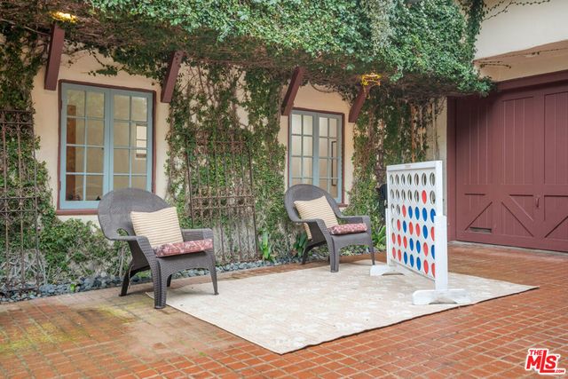 2917 N Poinsettia Avenue, Manhattan Beach, CA 90266