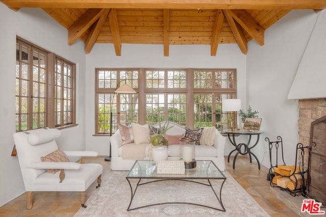 2917 N Poinsettia Avenue, Manhattan Beach, CA 90266