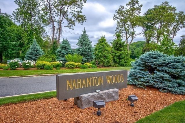 210 Nahanton St 415, Newton, MA 02459