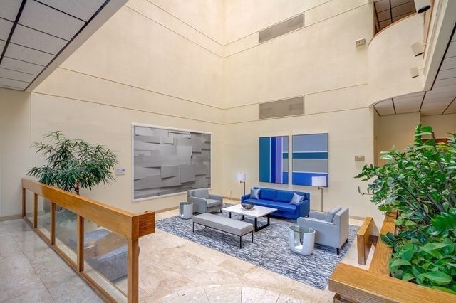 210 Nahanton St 415, Newton, MA 02459