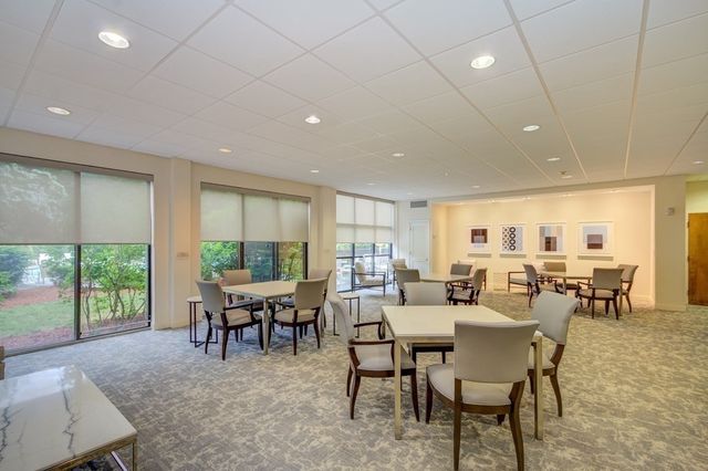 210 Nahanton St 415, Newton, MA 02459