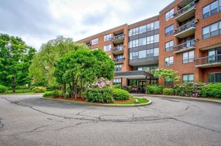 210 Nahanton St 415, Newton, MA 02459