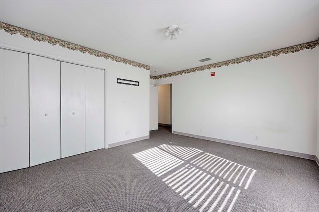 122 Ave E, Shiner, TX 77984