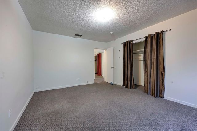 122 Ave E, Shiner, TX 77984